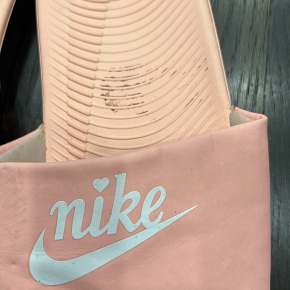 Used Nike Slides - Picture 2 of 3
